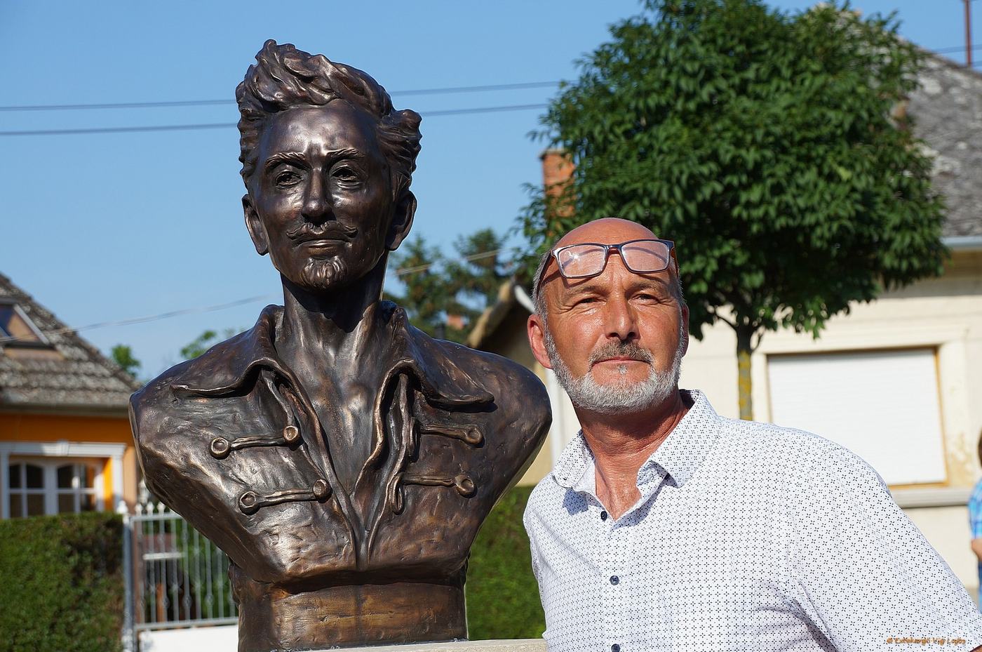 Petőfi Sándor bronz mellszobor Bogácson - Gódor Art